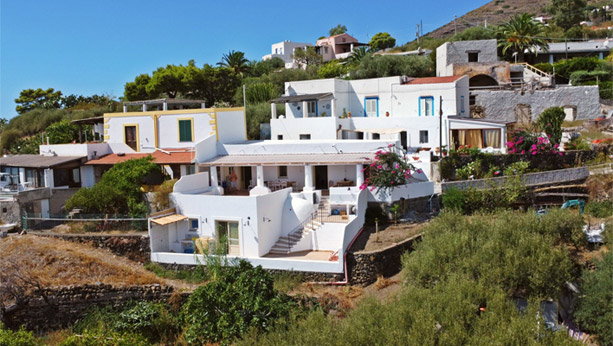 casa balconi vista frontale